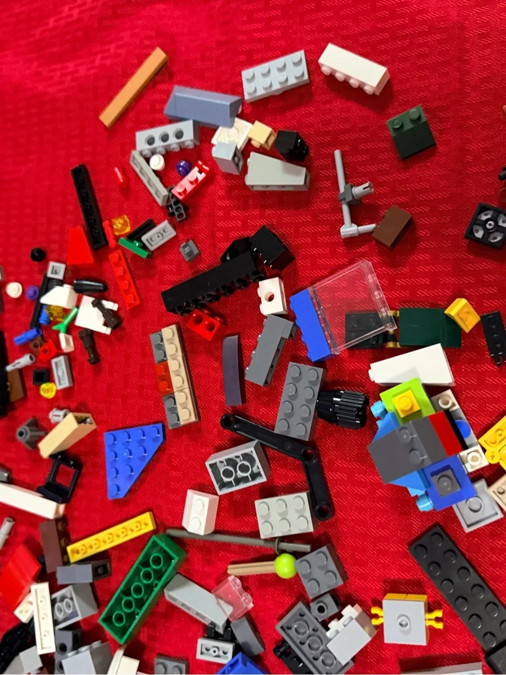 Lego mixed lot with recon Lego and small pieces w minifigures